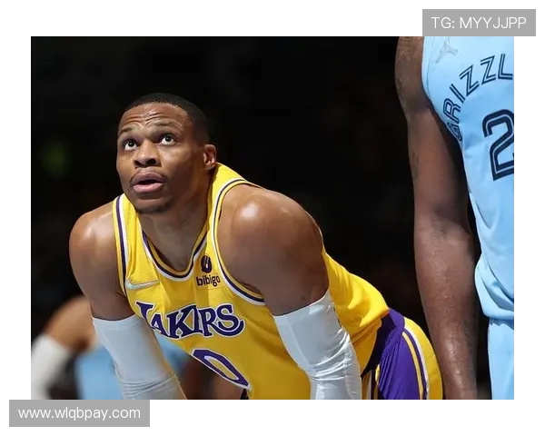 卡斯尔状态不稳十投五中仅得十三分六板五失误正负值成关注焦点