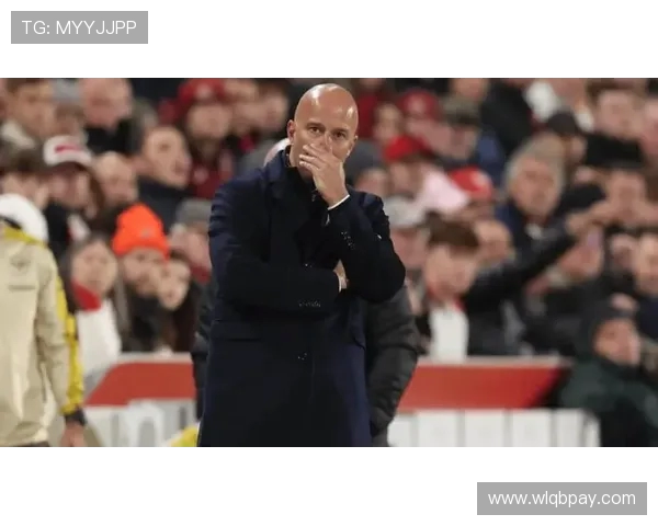 镜报称利物浦信任主帅 首赛季夺冠功绩让球队无意在低谷更换教练